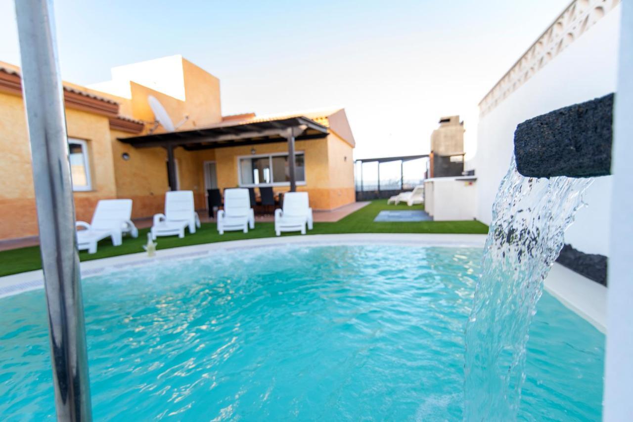Villa Annalisa คอร์ราเลโฮ ภายนอก รูปภาพ